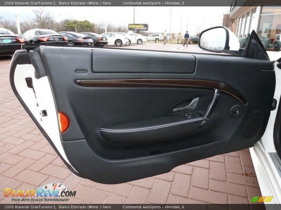 Door Panel of 2009 Maserati GranTurismo S Photo #14