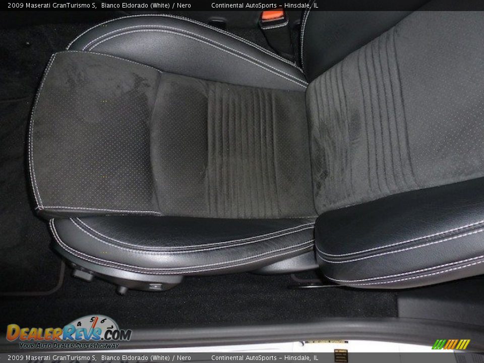Front Seat of 2009 Maserati GranTurismo S Photo #18