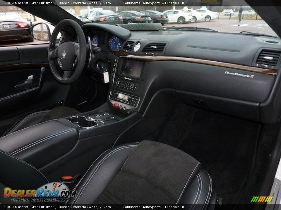 Dashboard of 2009 Maserati GranTurismo S Photo #25
