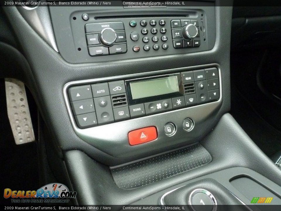 Controls of 2009 Maserati GranTurismo S Photo #34