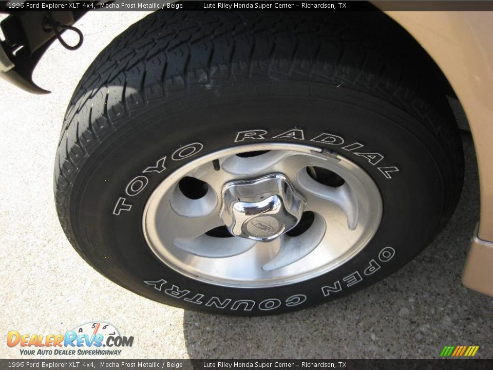 1996 Ford Explorer XLT 4x4 Mocha Frost Metallic / Beige Photo #12