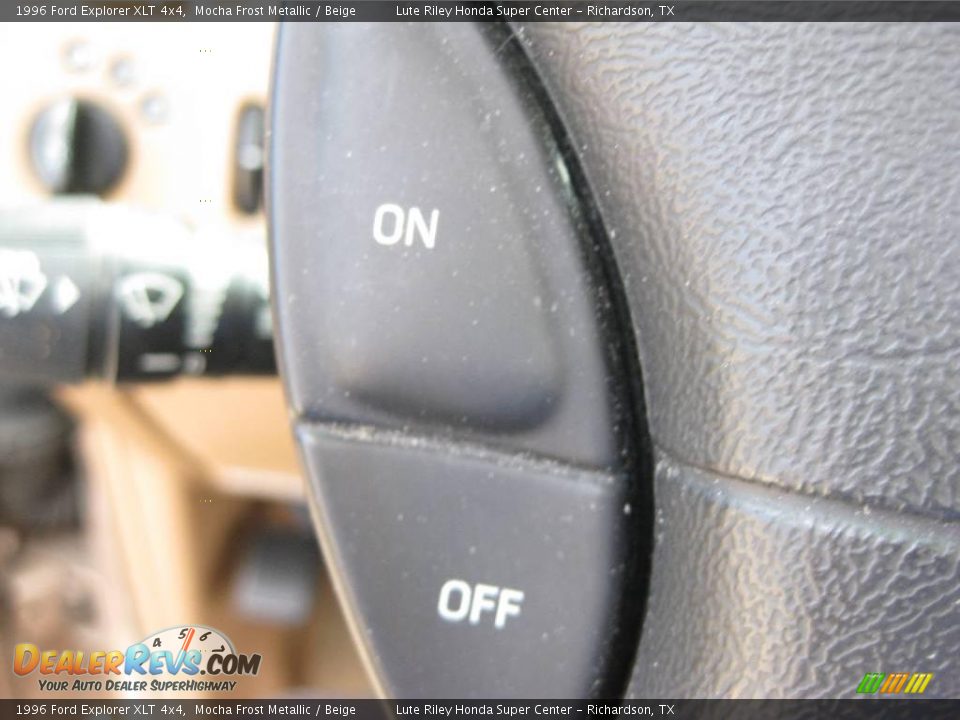 1996 Ford Explorer XLT 4x4 Mocha Frost Metallic / Beige Photo #29