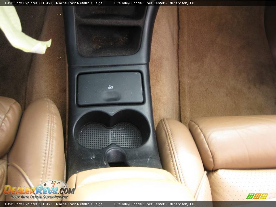 1996 Ford Explorer XLT 4x4 Mocha Frost Metallic / Beige Photo #30