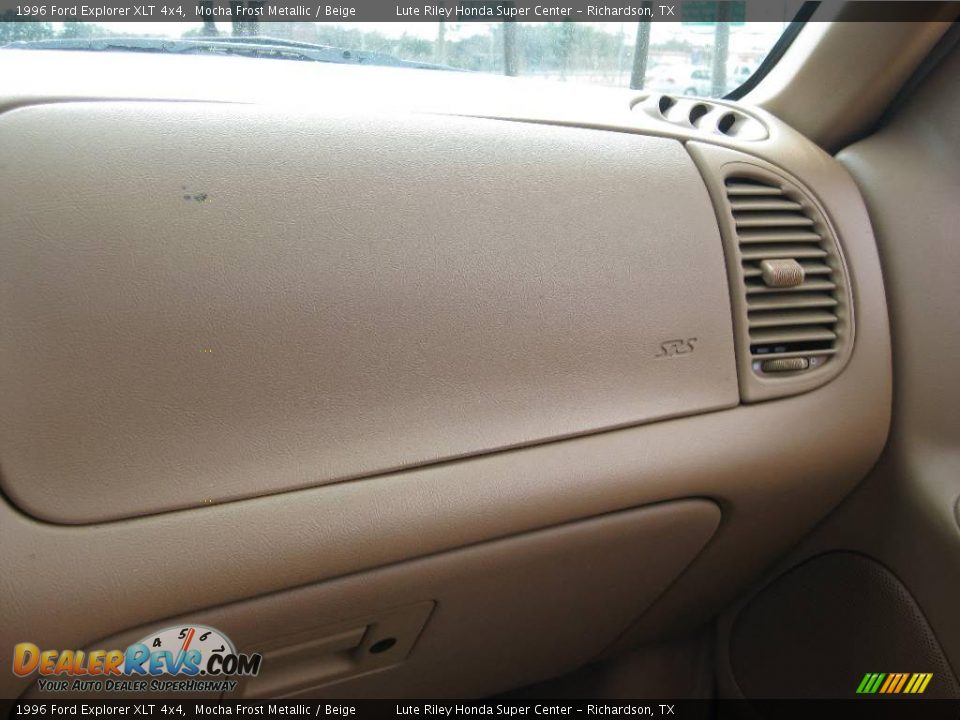 1996 Ford Explorer XLT 4x4 Mocha Frost Metallic / Beige Photo #31