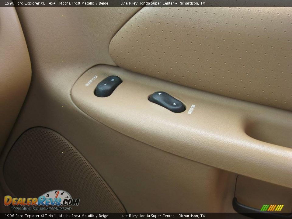 1996 Ford Explorer XLT 4x4 Mocha Frost Metallic / Beige Photo #33