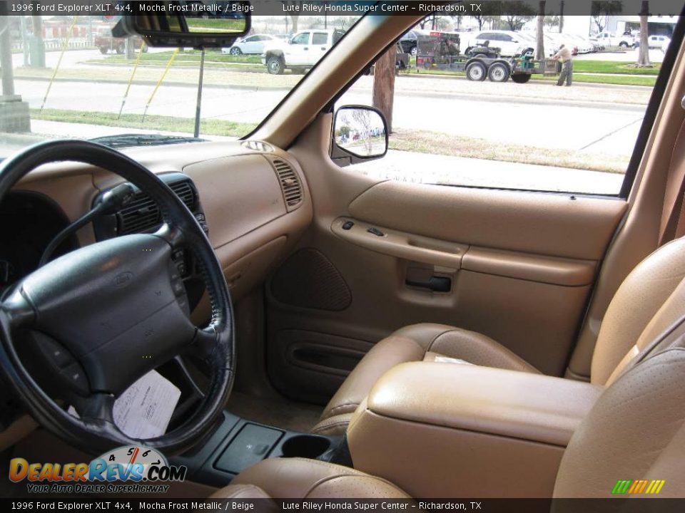 1996 Ford Explorer XLT 4x4 Mocha Frost Metallic / Beige Photo #35