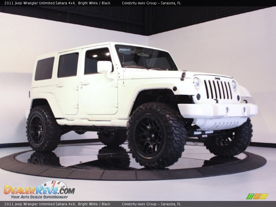 2011 Jeep Wrangler Unlimited Sahara 4x4 Bright White / Black Photo #1