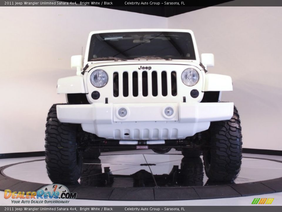 2011 Jeep Wrangler Unlimited Sahara 4x4 Bright White / Black Photo #2