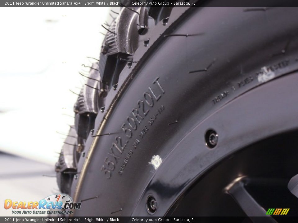 2011 Jeep Wrangler Unlimited Sahara 4x4 Bright White / Black Photo #29