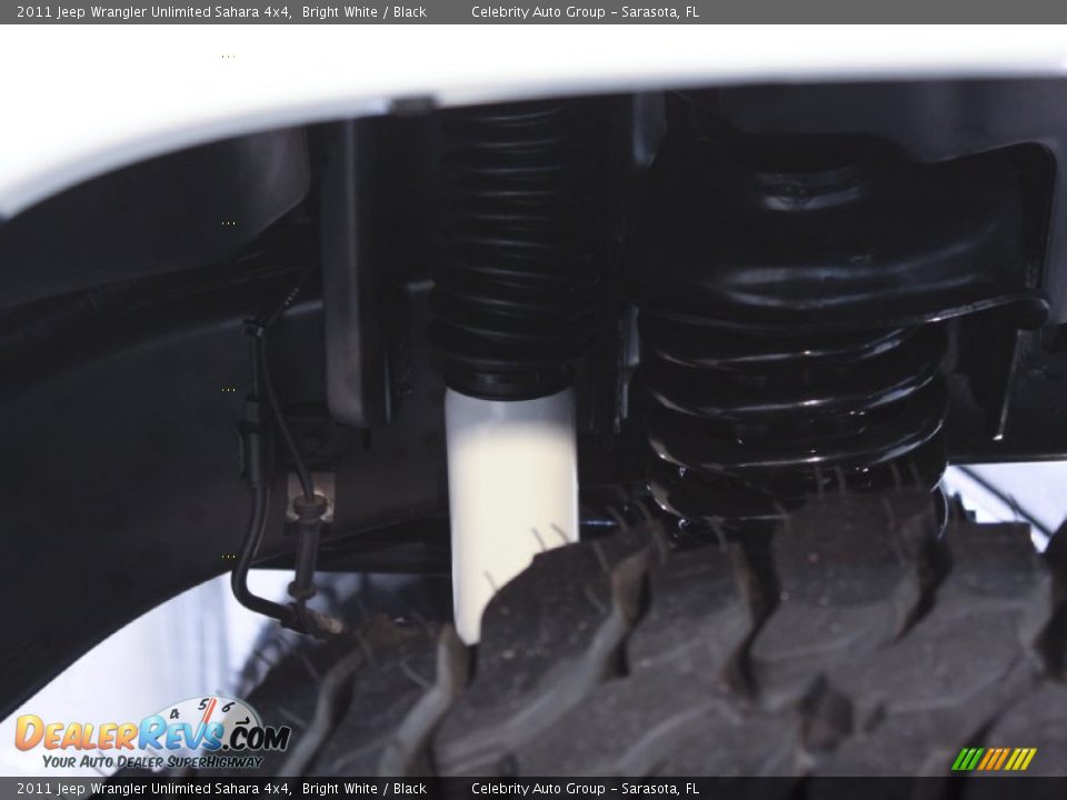 2011 Jeep Wrangler Unlimited Sahara 4x4 Bright White / Black Photo #34