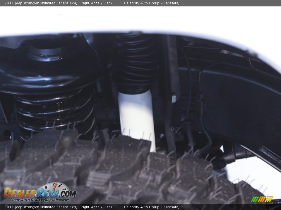 2011 Jeep Wrangler Unlimited Sahara 4x4 Bright White / Black Photo #35