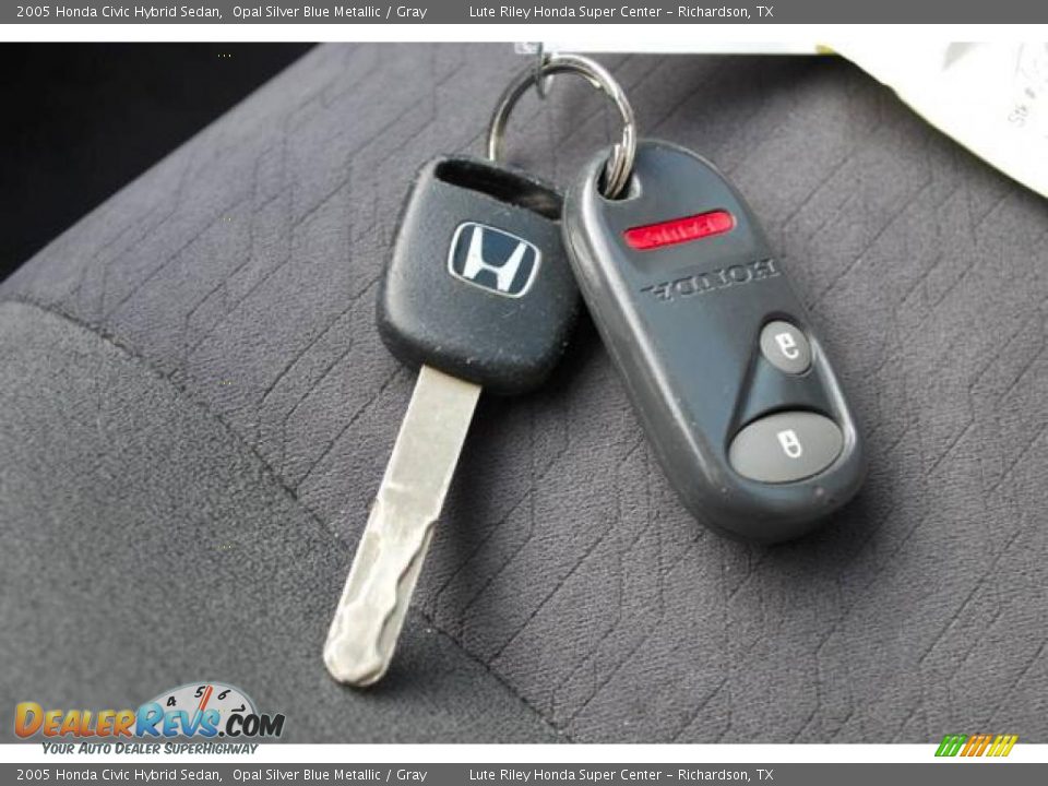 2005 Honda Civic Hybrid Sedan Opal Silver Blue Metallic / Gray Photo #28