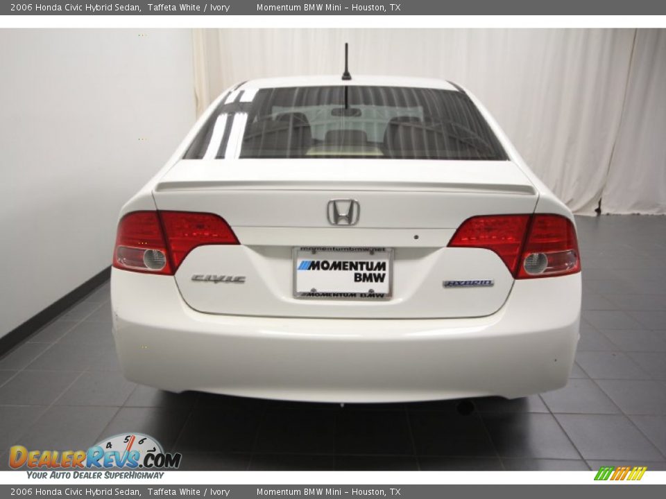 2006 Honda Civic Hybrid Sedan Taffeta White / Ivory Photo #13