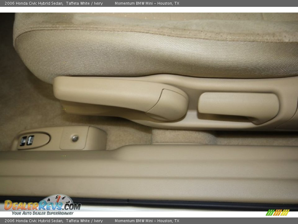 2006 Honda Civic Hybrid Sedan Taffeta White / Ivory Photo #18