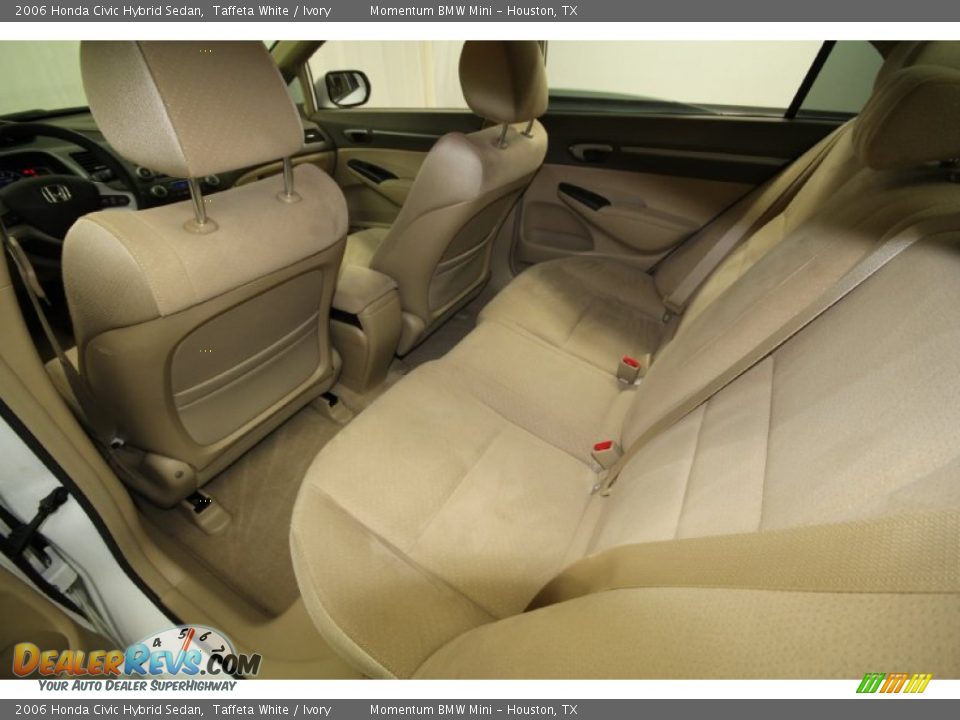 2006 Honda Civic Hybrid Sedan Taffeta White / Ivory Photo #26