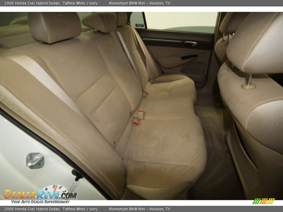 2006 Honda Civic Hybrid Sedan Taffeta White / Ivory Photo #32