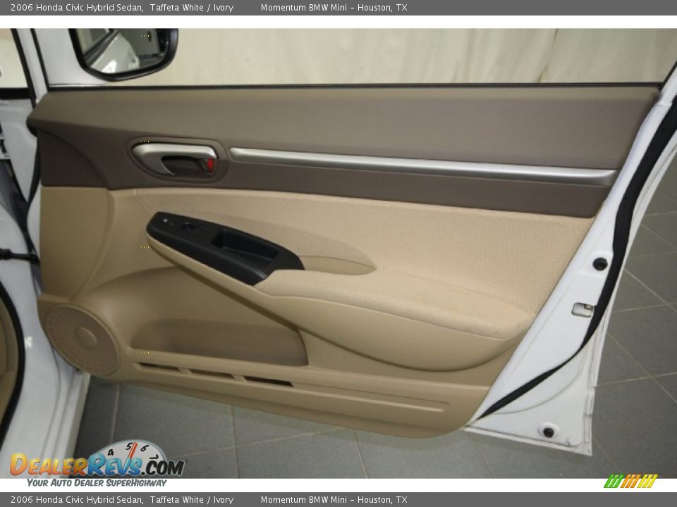 2006 Honda Civic Hybrid Sedan Taffeta White / Ivory Photo #34