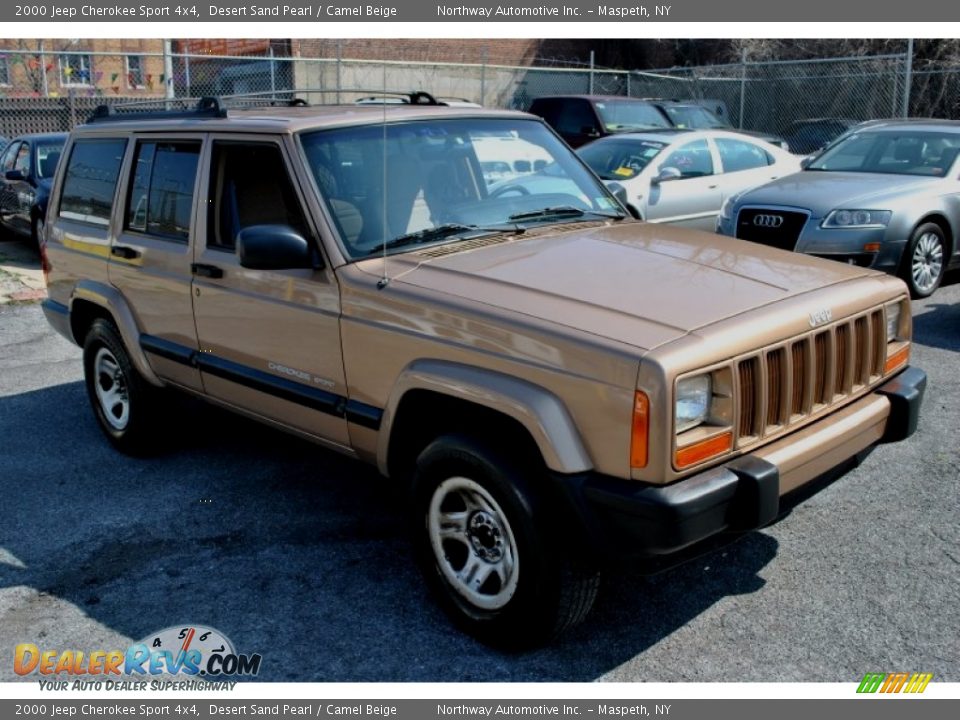 Front 3/4 View of 2000 Jeep Cherokee Sport 4x4 Photo #1