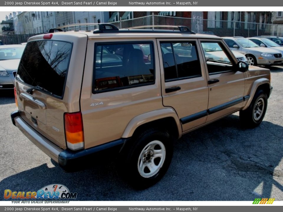 2000 Jeep Cherokee Sport 4x4 Desert Sand Pearl / Camel Beige Photo #2