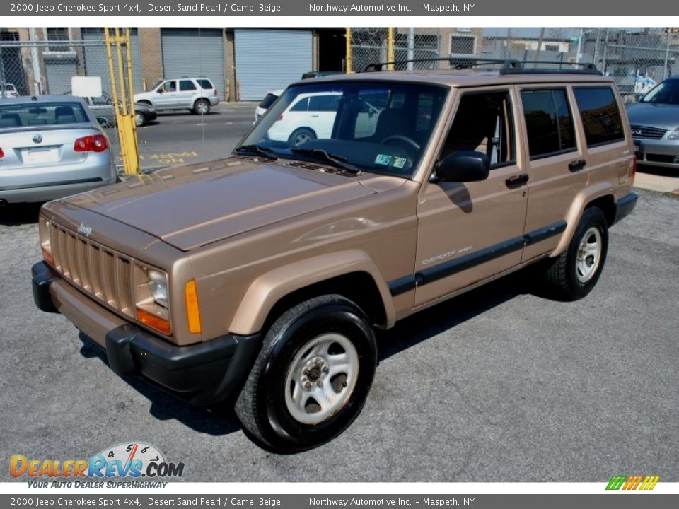 2000 Jeep Cherokee Sport 4x4 Desert Sand Pearl / Camel Beige Photo #4