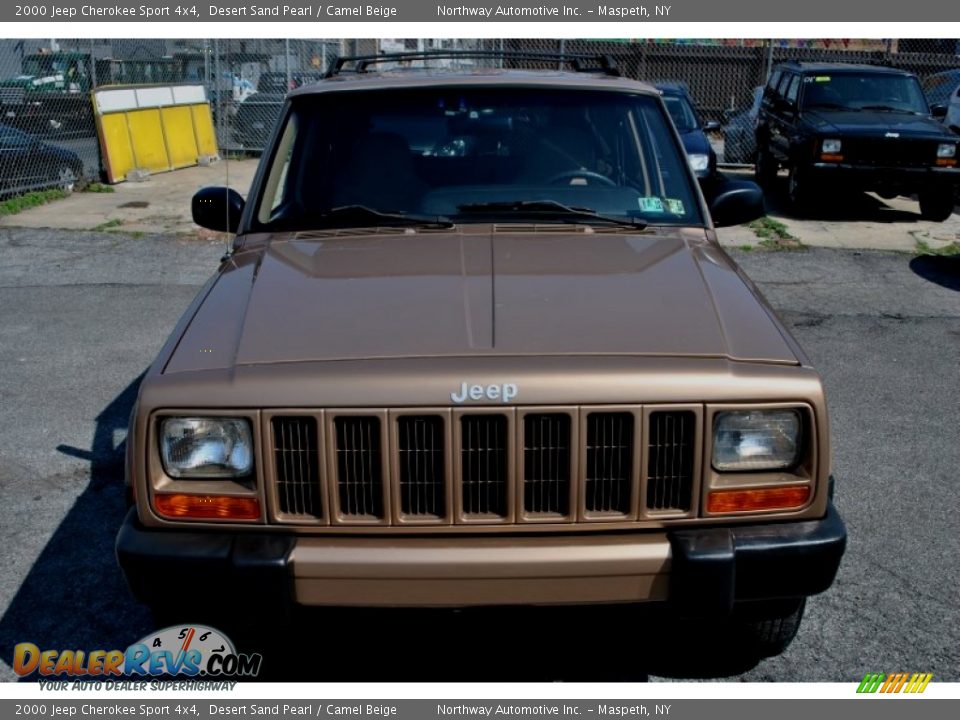 2000 Jeep Cherokee Sport 4x4 Desert Sand Pearl / Camel Beige Photo #5