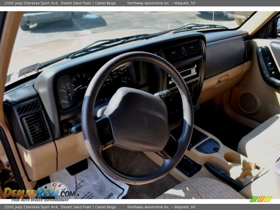 2000 Jeep Cherokee Sport 4x4 Desert Sand Pearl / Camel Beige Photo #6