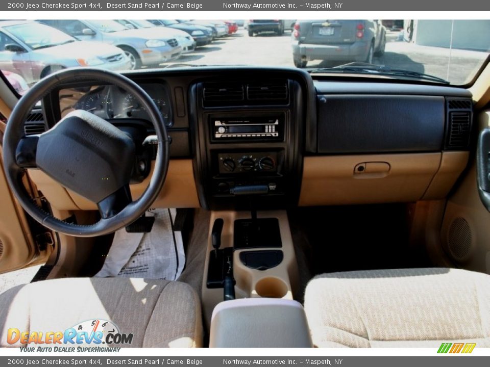 2000 Jeep Cherokee Sport 4x4 Desert Sand Pearl / Camel Beige Photo #7
