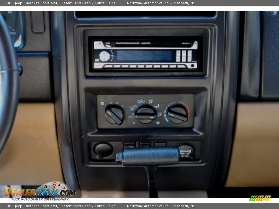 2000 Jeep Cherokee Sport 4x4 Desert Sand Pearl / Camel Beige Photo #8
