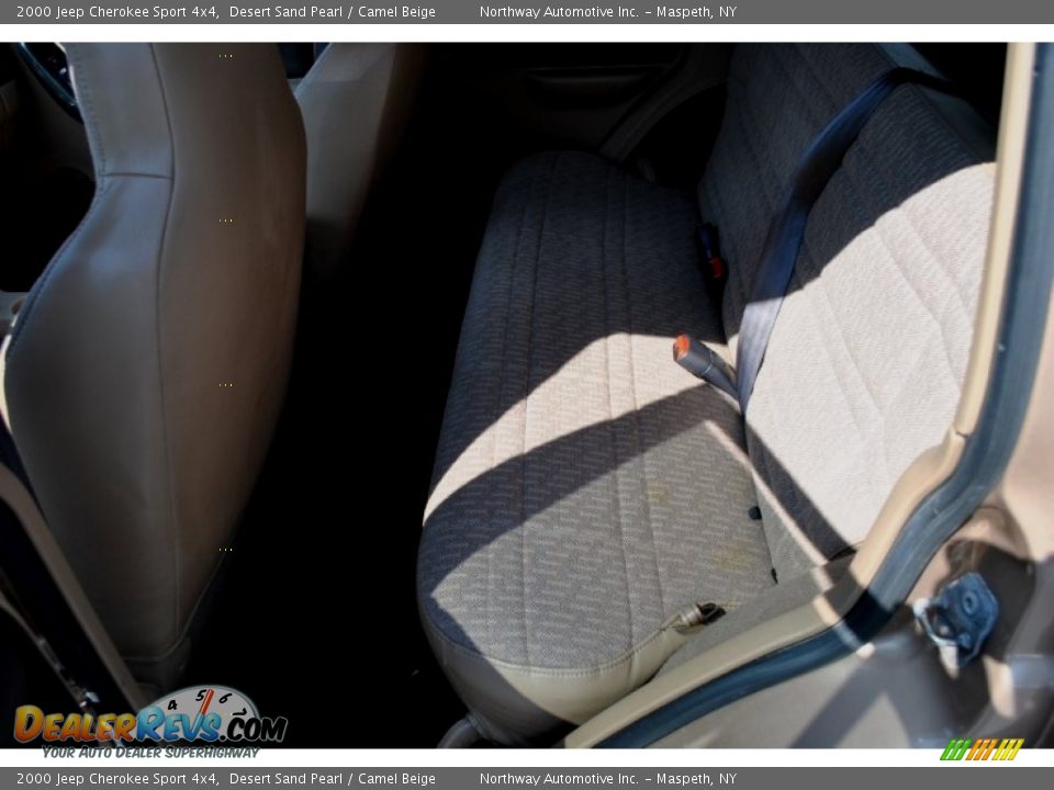 2000 Jeep Cherokee Sport 4x4 Desert Sand Pearl / Camel Beige Photo #10