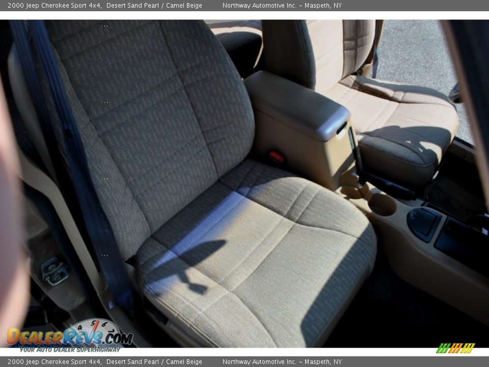 2000 Jeep Cherokee Sport 4x4 Desert Sand Pearl / Camel Beige Photo #12