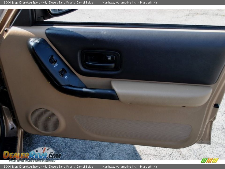 2000 Jeep Cherokee Sport 4x4 Desert Sand Pearl / Camel Beige Photo #14