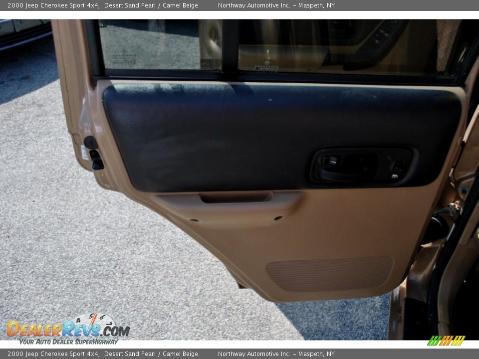 2000 Jeep Cherokee Sport 4x4 Desert Sand Pearl / Camel Beige Photo #15