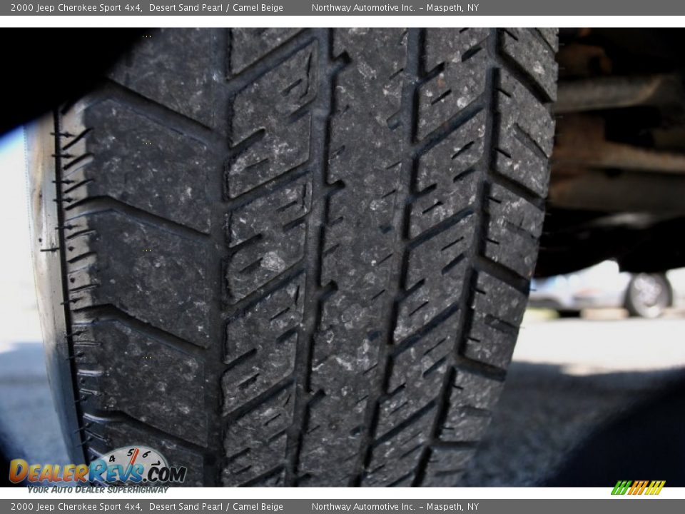 2000 Jeep Cherokee Sport 4x4 Desert Sand Pearl / Camel Beige Photo #21