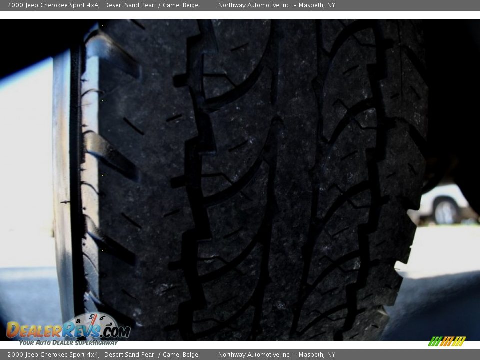 2000 Jeep Cherokee Sport 4x4 Desert Sand Pearl / Camel Beige Photo #22