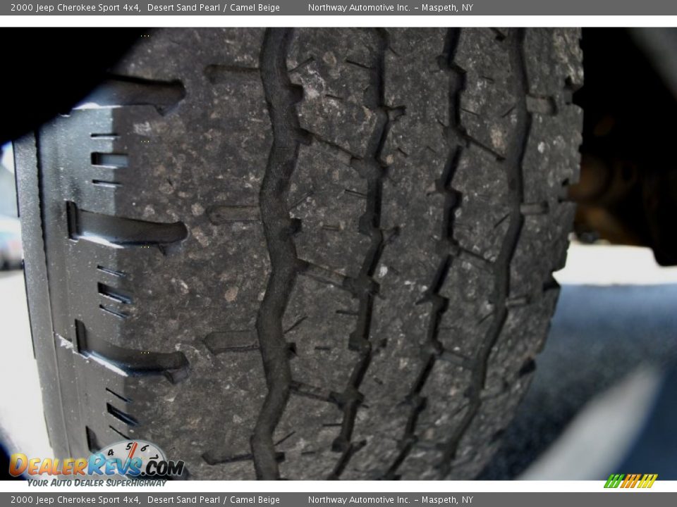 2000 Jeep Cherokee Sport 4x4 Desert Sand Pearl / Camel Beige Photo #23