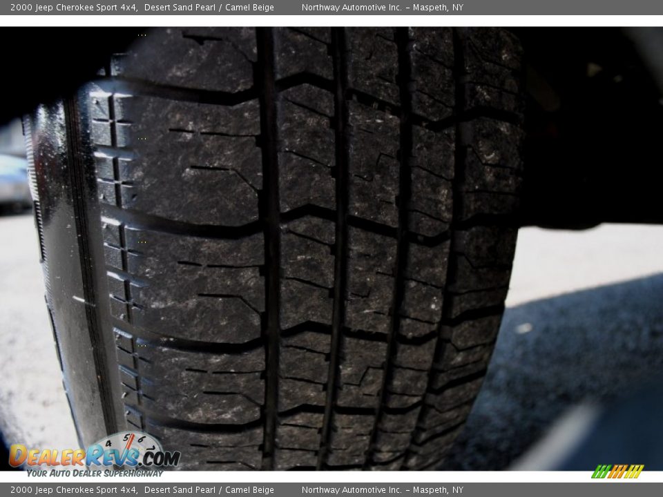 2000 Jeep Cherokee Sport 4x4 Desert Sand Pearl / Camel Beige Photo #24