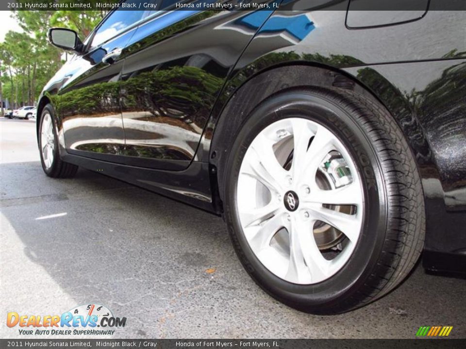 2011 Hyundai Sonata Limited Midnight Black / Gray Photo #6