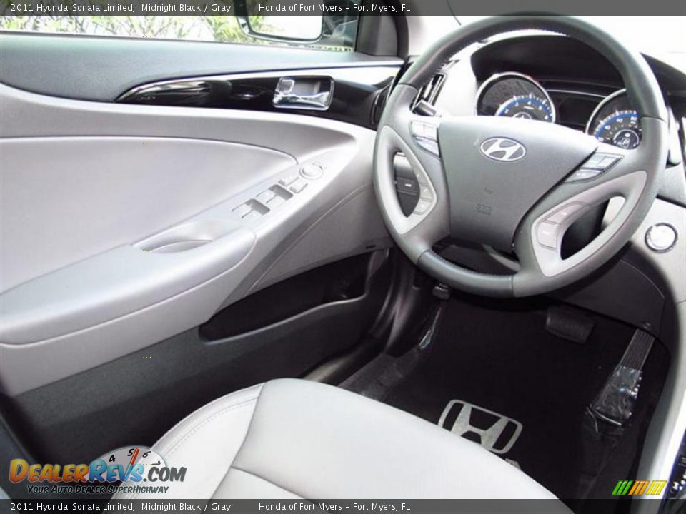 2011 Hyundai Sonata Limited Midnight Black / Gray Photo #11