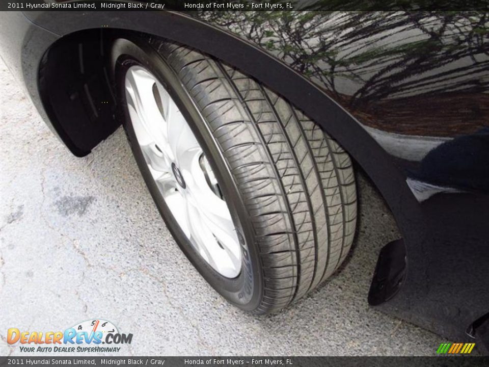 2011 Hyundai Sonata Limited Midnight Black / Gray Photo #19
