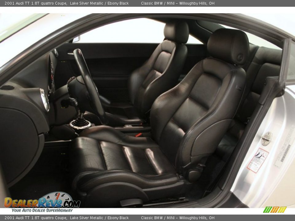 Front Seat of 2001 Audi TT 1.8T quattro Coupe Photo #8