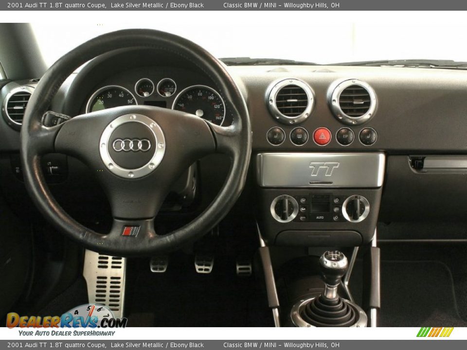 Dashboard of 2001 Audi TT 1.8T quattro Coupe Photo #20