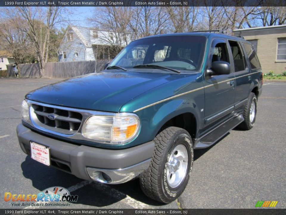 1999 Ford Explorer XLT 4x4 Tropic Green Metallic / Dark Graphite Photo #2