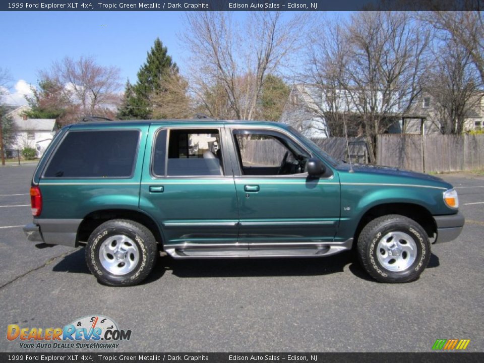 1999 Ford Explorer XLT 4x4 Tropic Green Metallic / Dark Graphite Photo #9