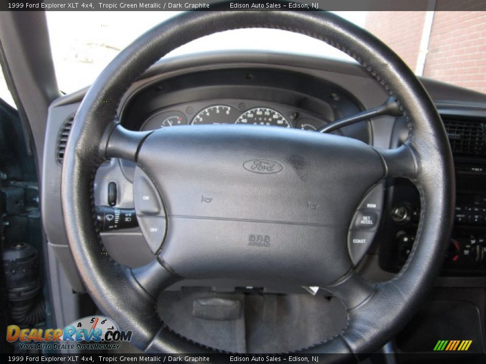 1999 Ford Explorer XLT 4x4 Steering Wheel Photo #20