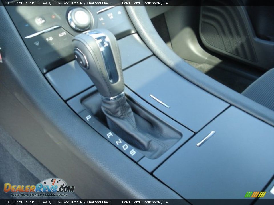 2013 Ford Taurus SEL AWD Shifter Photo 17