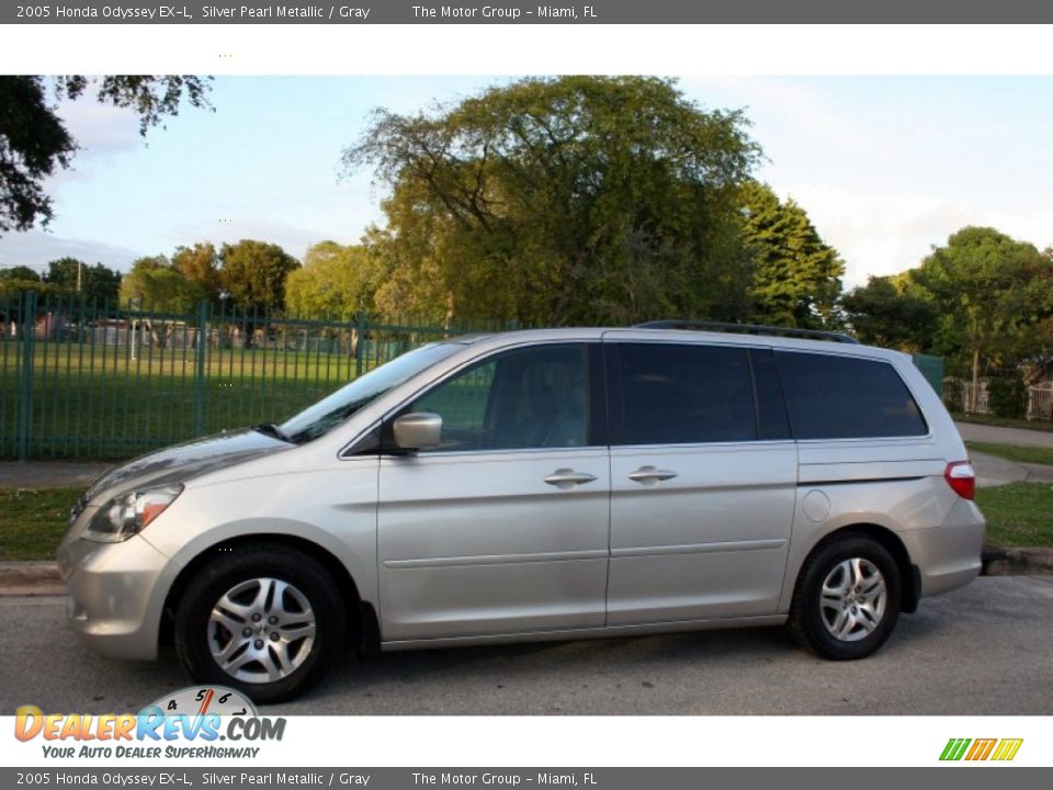 2005 Honda Odyssey EX-L Silver Pearl Metallic / Gray Photo #3