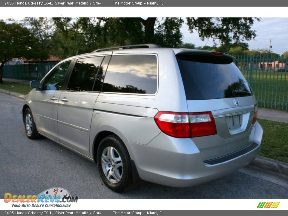 2005 Honda Odyssey EX-L Silver Pearl Metallic / Gray Photo #9
