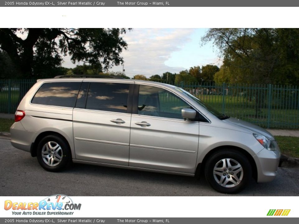 2005 Honda Odyssey EX-L Silver Pearl Metallic / Gray Photo #15