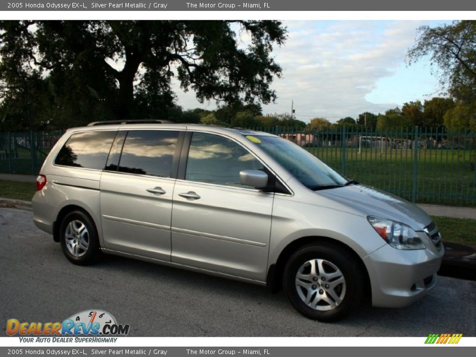 2005 Honda Odyssey EX-L Silver Pearl Metallic / Gray Photo #16
