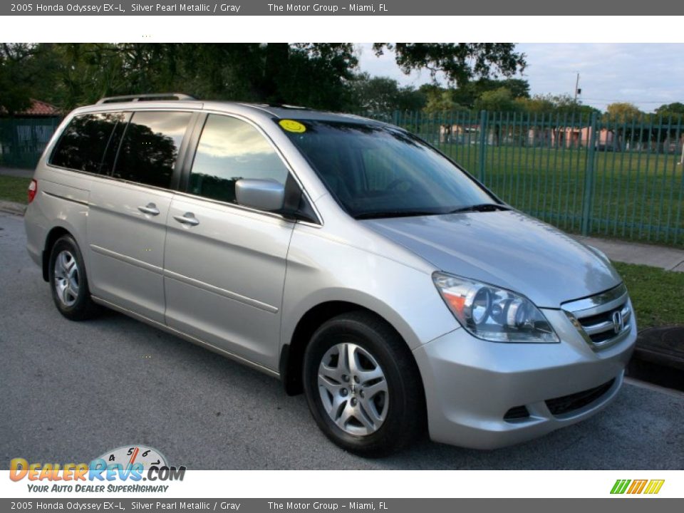 2005 Honda Odyssey EX-L Silver Pearl Metallic / Gray Photo #17